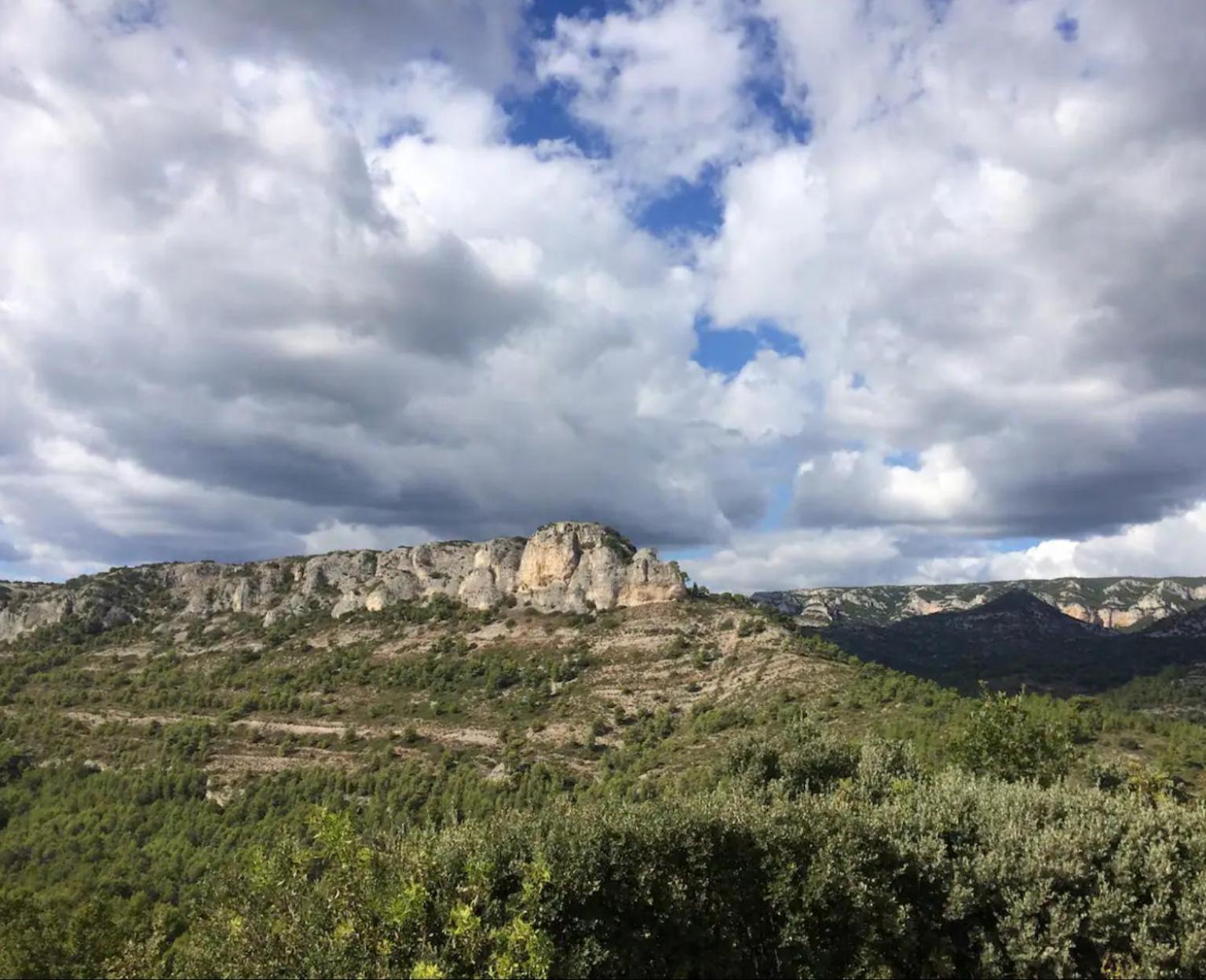 Maison Dans Beau Village Du Luberon Merindol Bagian luar foto